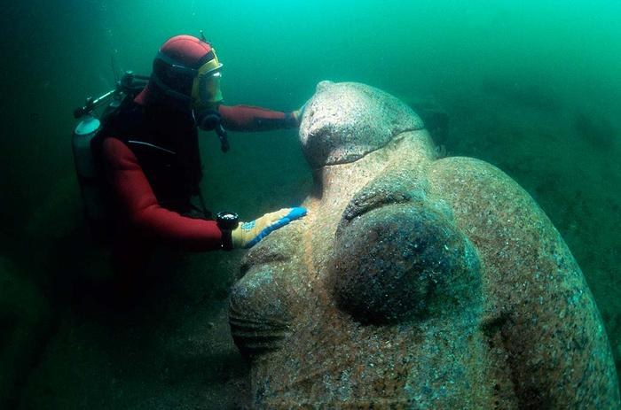 Древний Гераклион — потерянный город под водой Древний Гераклион — потерянный город под водой
