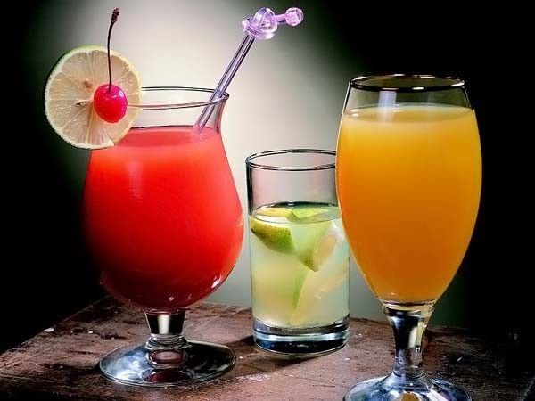 10 самых знаменитых коктейлей 10 самых знаменитых коктейлей