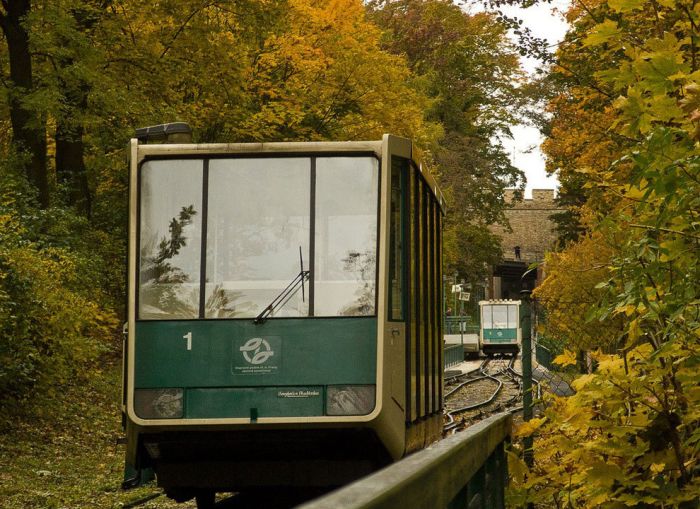 10 самых впечатляющих канатных дорог мира