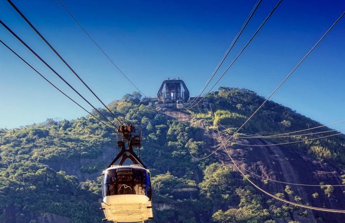10 самых впечатляющих канатных дорог мира