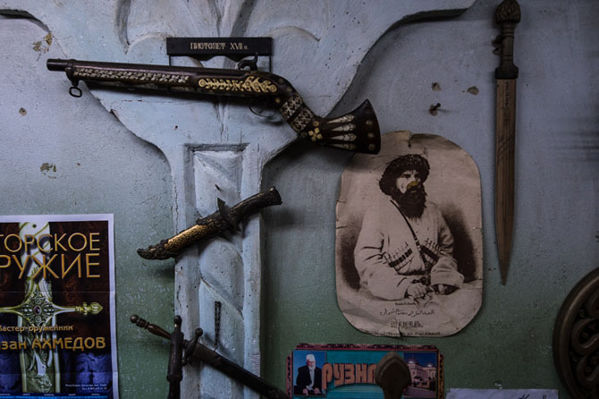 Как делают оружие в дагестанских мастерских Как делают оружие в дагестанских мастерских