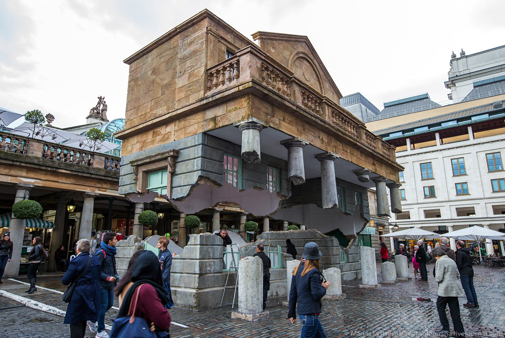 Летающий дом в центре Лондона Летающий дом в центре Лондона