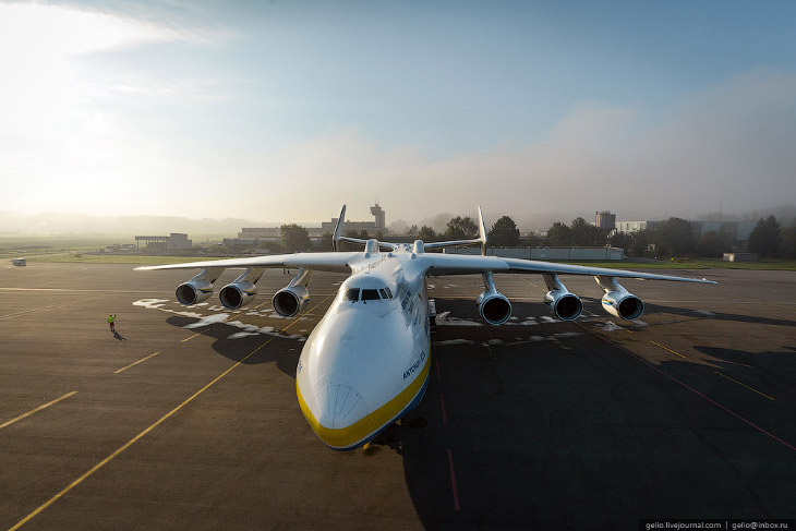 Ан-225 «Мрия» — самый большой самолет в мире Ан-225 «Мрия» — самый большой самолет в мире