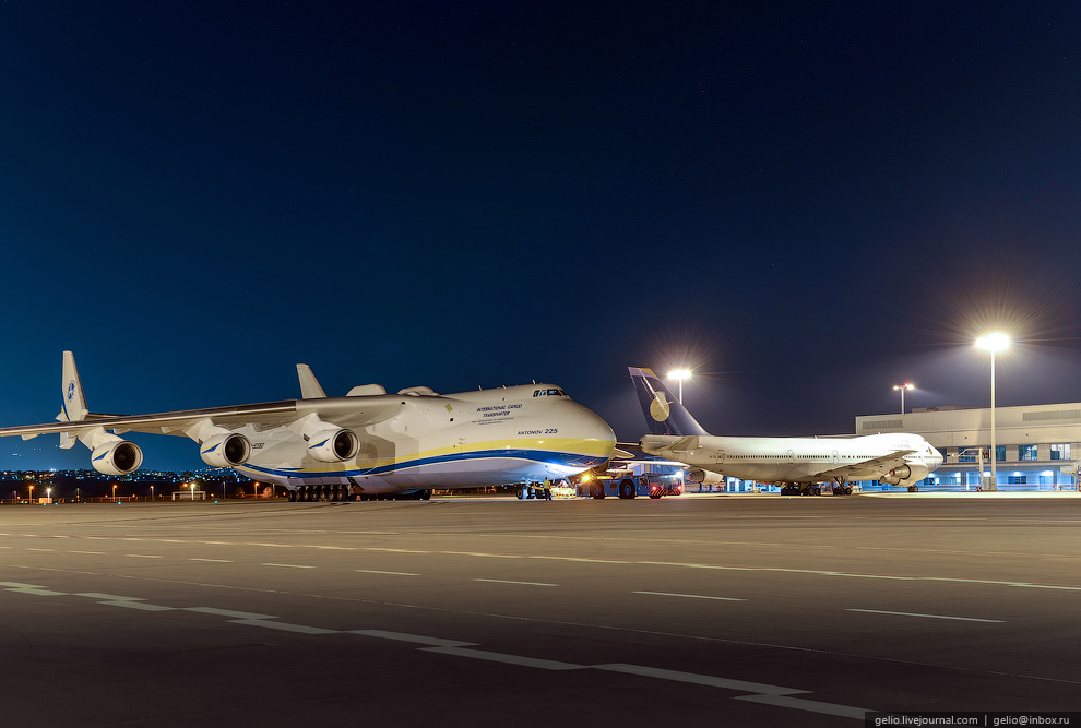 Ан-225 «Мрия» — самый большой самолет в мире Ан-225 «Мрия» — самый большой самолет в мире