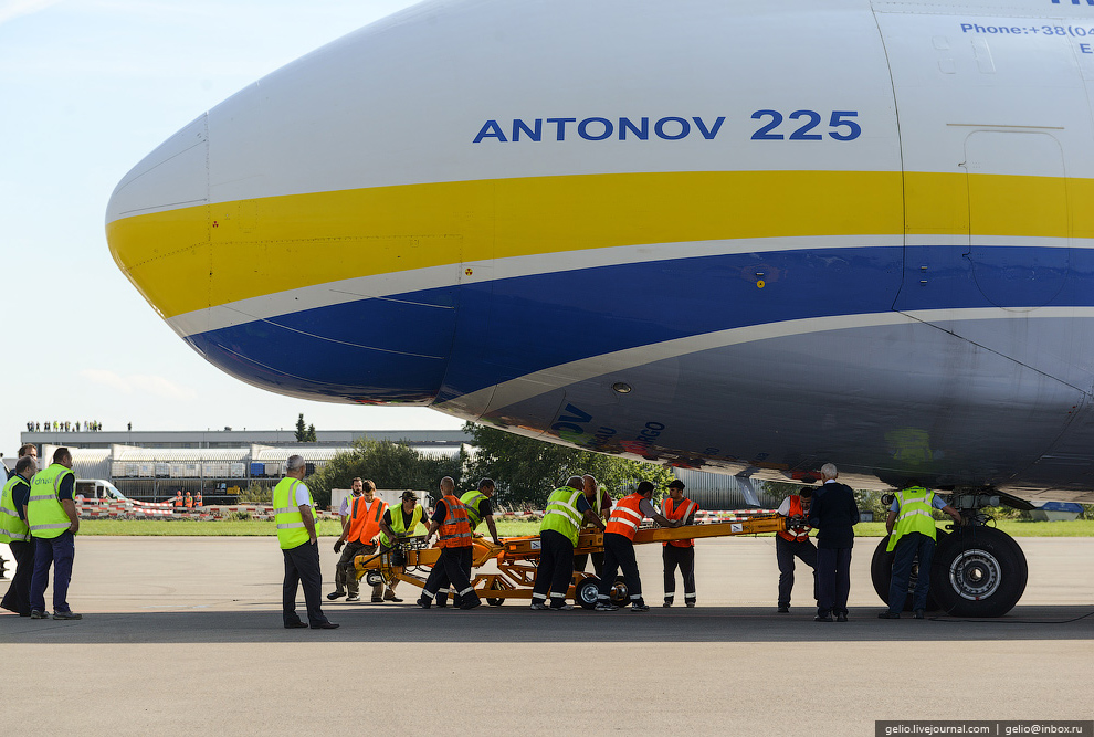Ан-225 «Мрия» — самый большой самолет в мире Ан-225 «Мрия» — самый большой самолет в мире