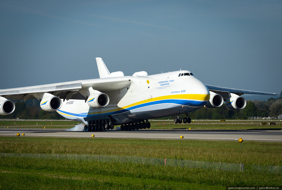 Ан-225 «Мрия» — самый большой самолет в мире Ан-225 «Мрия» — самый большой самолет в мире