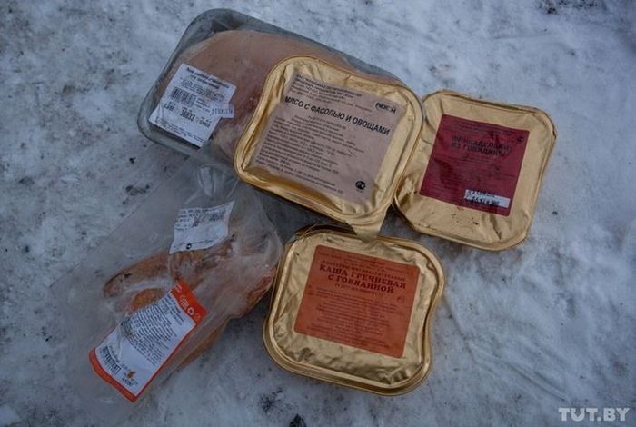 Как живут бомжи на городских свалках в зимнее время года Как живут бомжи на городских свалках в зимнее время года