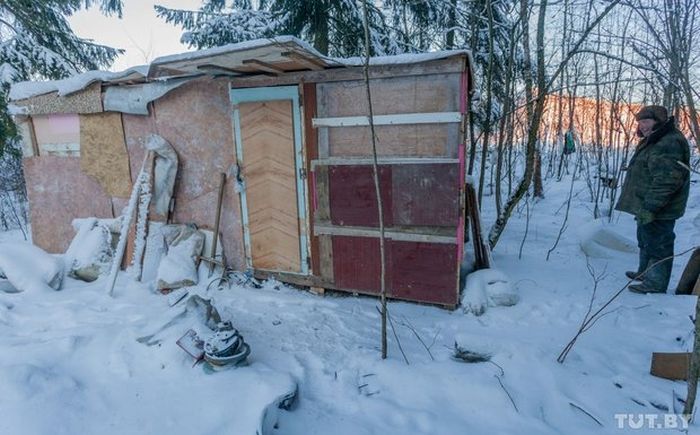 Как живут бомжи на городских свалках в зимнее время года Как живут бомжи на городских свалках в зимнее время года