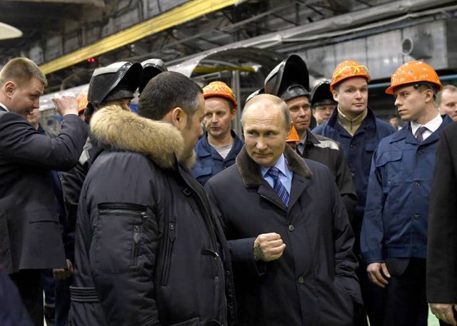 Необычное окружение Владимира Путина на ТВЗ