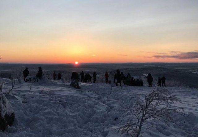 Жители Мурманска встретили первый рассвет после долгой полярной ночи