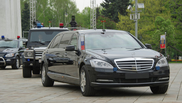 Служебные автомобили, на которых ездят мировые лидеры Служебные автомобили, на которых ездят мировые лидеры