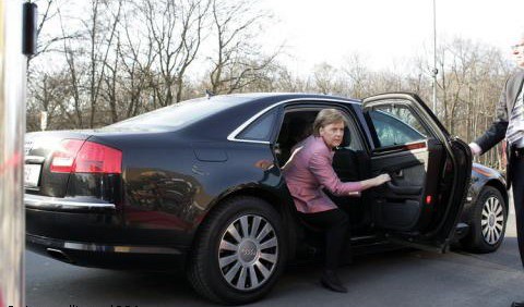 Служебные автомобили, на которых ездят мировые лидеры Служебные автомобили, на которых ездят мировые лидеры