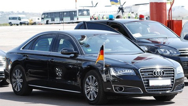 Служебные автомобили, на которых ездят мировые лидеры Служебные автомобили, на которых ездят мировые лидеры