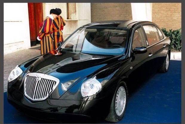 Служебные автомобили, на которых ездят мировые лидеры Служебные автомобили, на которых ездят мировые лидеры
