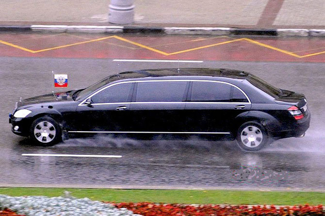 Служебные автомобили, на которых ездят мировые лидеры Служебные автомобили, на которых ездят мировые лидеры