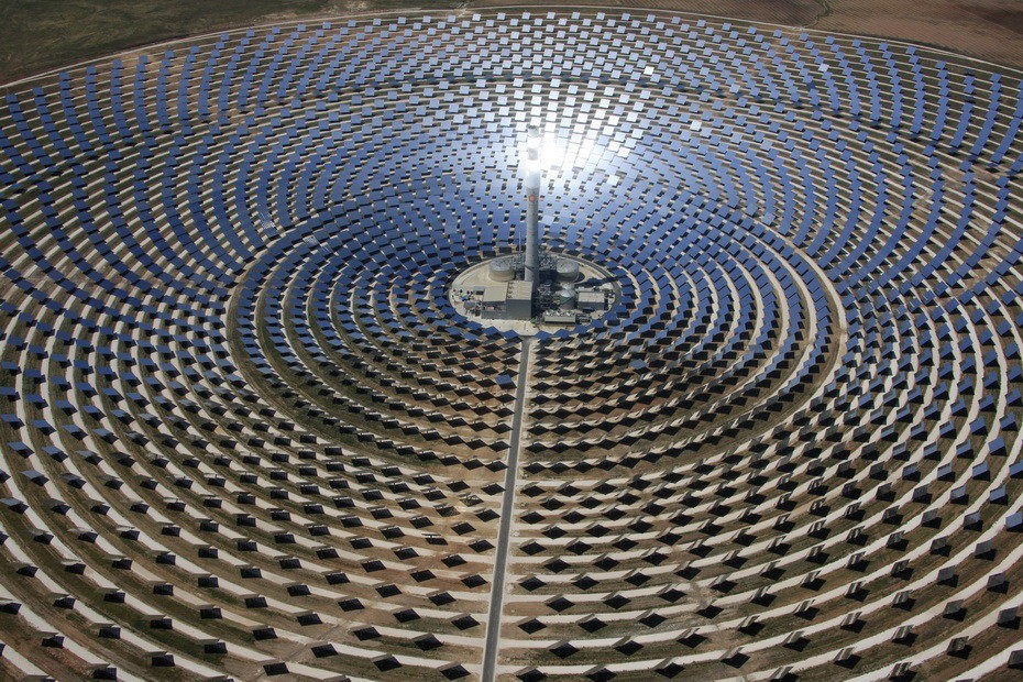 Gemasolar – первая в мире круглосуточная гелиоэлектростанция Gemasolar – первая в мире круглосуточная гелиоэлектростанция