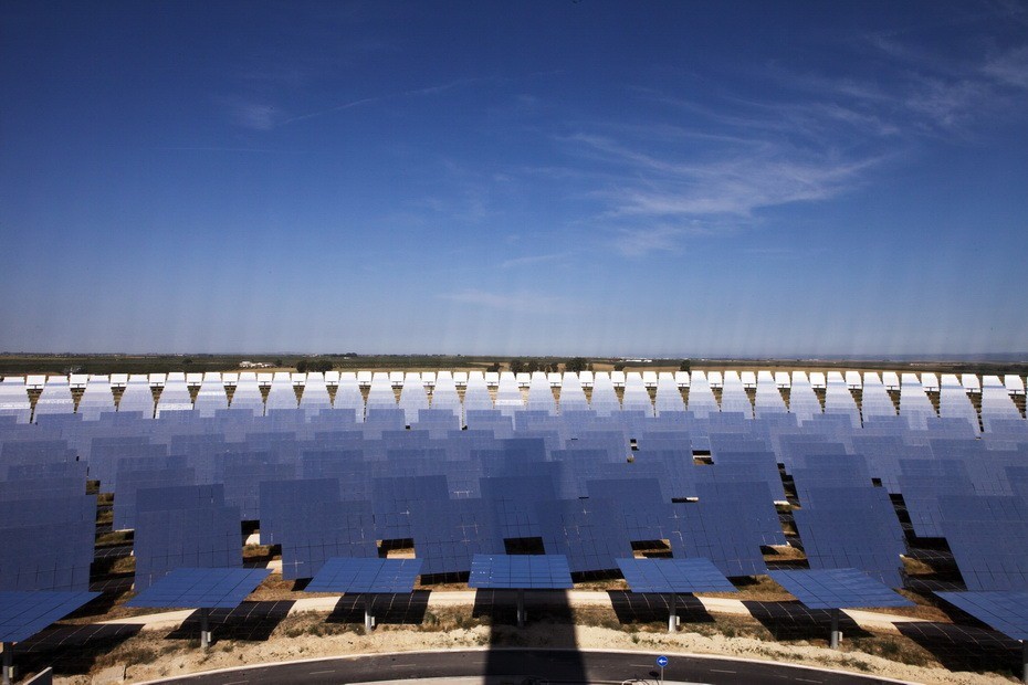 Gemasolar – первая в мире круглосуточная гелиоэлектростанция Gemasolar – первая в мире круглосуточная гелиоэлектростанция