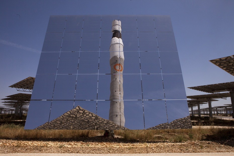 Gemasolar – первая в мире круглосуточная гелиоэлектростанция Gemasolar – первая в мире круглосуточная гелиоэлектростанция