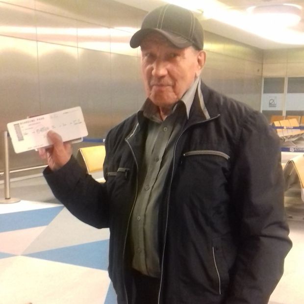 Пенсионер в 76 лет стал путешествовать по миру втайне от жены Пенсионер в 76 лет стал путешествовать по миру втайне от жены