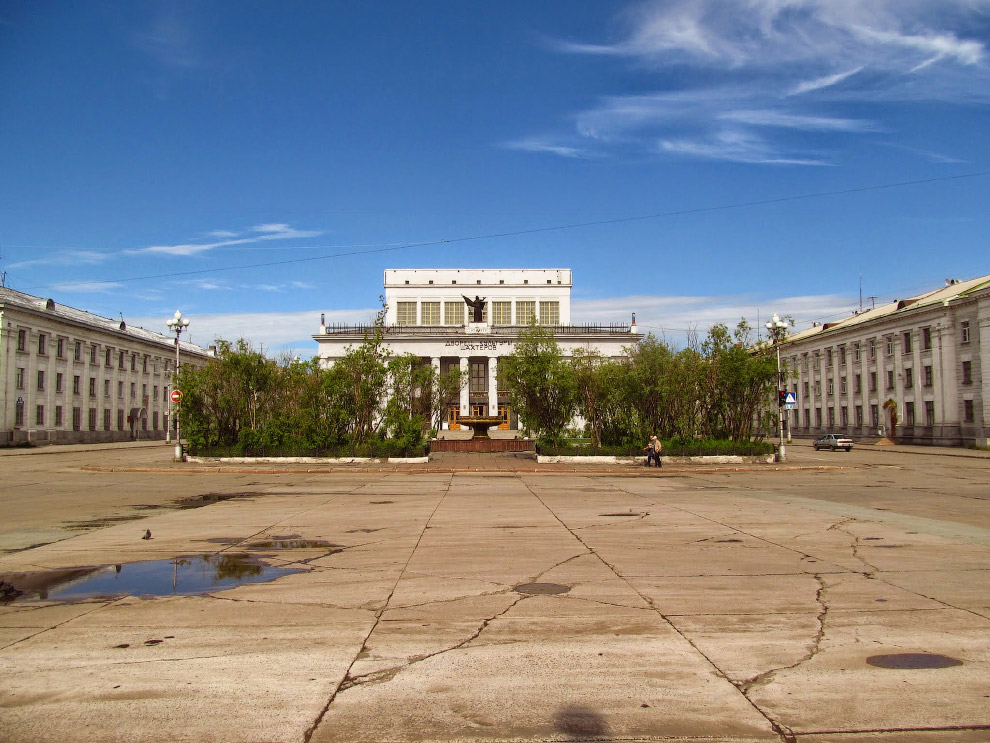 Воркута — край света, шахтёрский край Воркута — край света, шахтёрский край