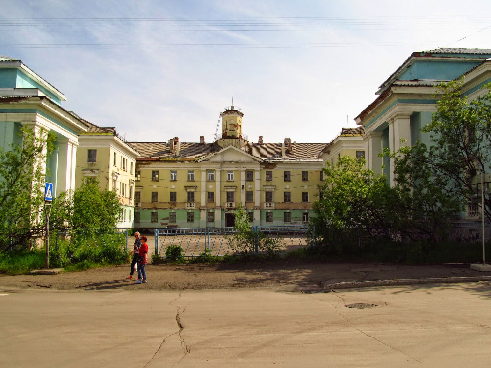 Воркута — край света, шахтёрский край Воркута — край света, шахтёрский край