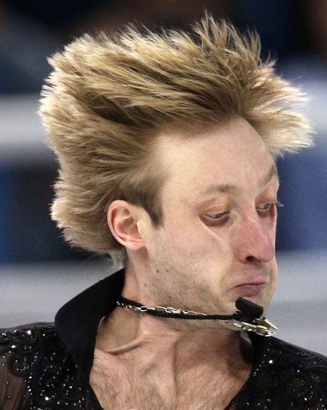 Фигуристов плющит во время выступления на Олимпиаде