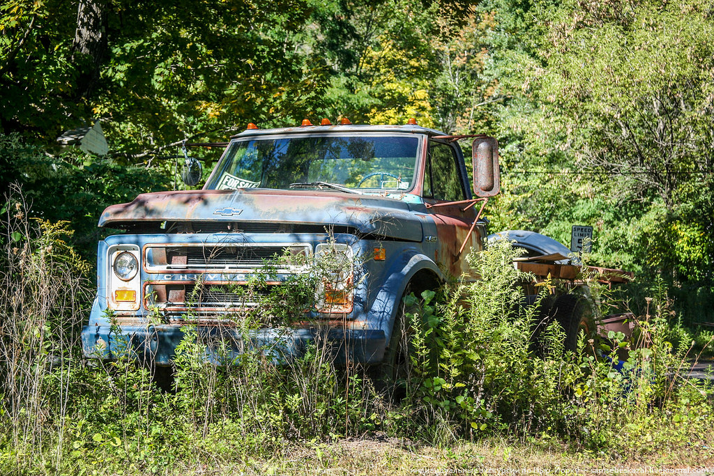 Старые автомобили на улицах Нью-Йорка Старые автомобили на улицах Нью-Йорка