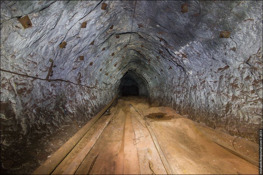 Прогулка по заброшеной шахте Прогулка по заброшеной шахте