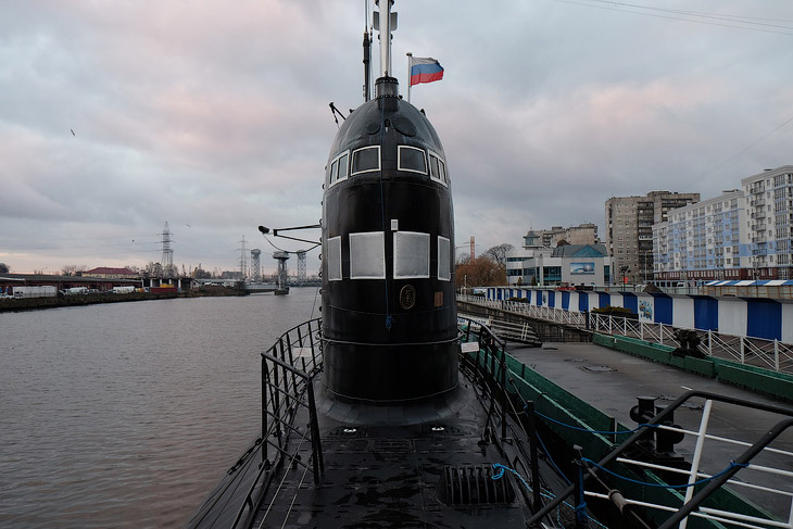 Куда деваться с подводной лодки? Куда деваться с подводной лодки?