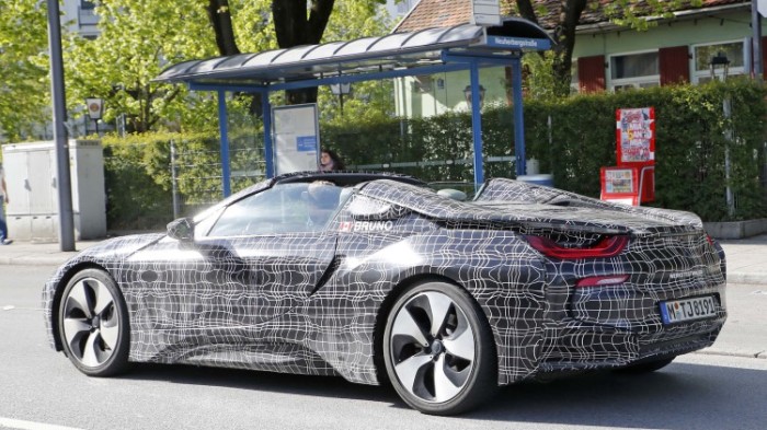 Совсем скоро на дорогах появится новый BMW i8 Spyder Совсем скоро на дорогах появится новый BMW i8 Spyder
