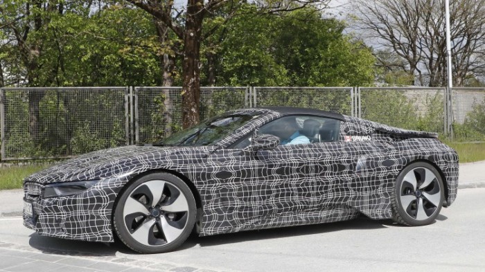 Совсем скоро на дорогах появится новый BMW i8 Spyder Совсем скоро на дорогах появится новый BMW i8 Spyder