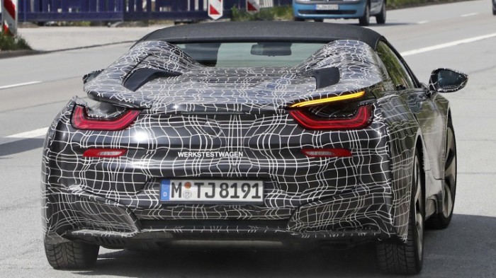 Совсем скоро на дорогах появится новый BMW i8 Spyder Совсем скоро на дорогах появится новый BMW i8 Spyder