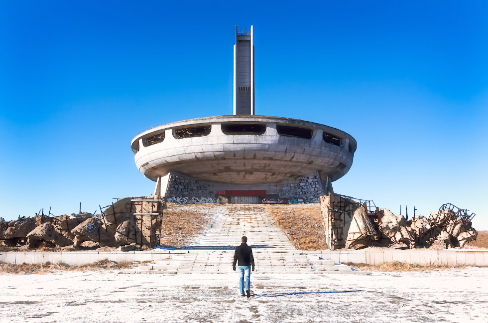 Необычный памятник архитектуры на вершине Балканских гор Необычный памятник архитектуры на вершине Балканских гор
