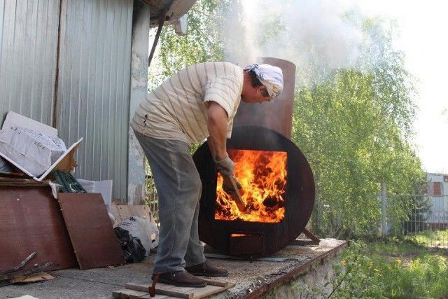 В Томске сожгли 53 меховые шубы