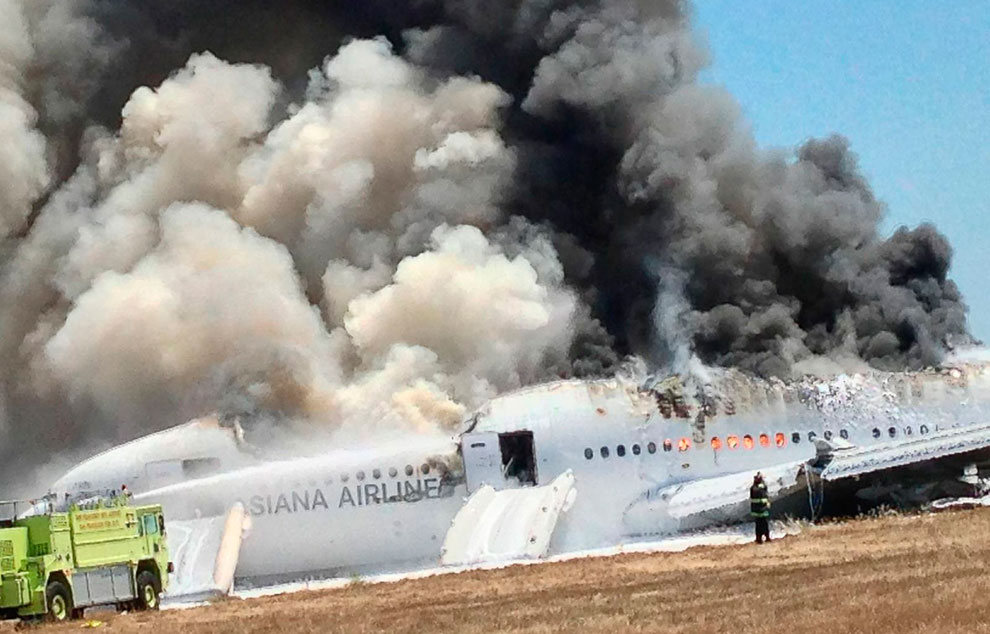 Крушение лайнера Боинг-777 в Сан-Франциско Крушение лайнера Боинг-777 в Сан-Франциско