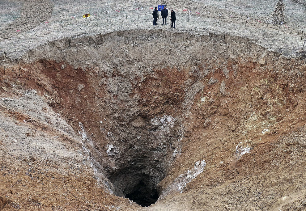 Дыры в Земле. Часть 2 Дыры в Земле. Часть 2