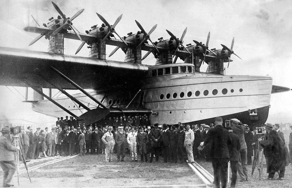 Грандиозный летающий дворец-лодка «Дорнье» Грандиозный летающий дворец-лодка «Дорнье»