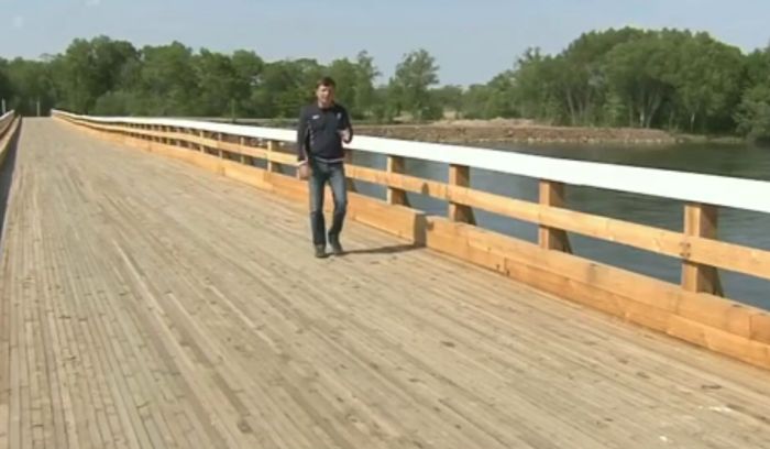 В Приморском крае люди не могут пользоваться новым мостом В Приморском крае люди не могут пользоваться новым мостом