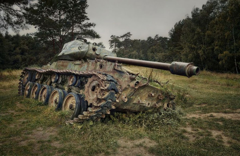 41 танк, захваченный природой