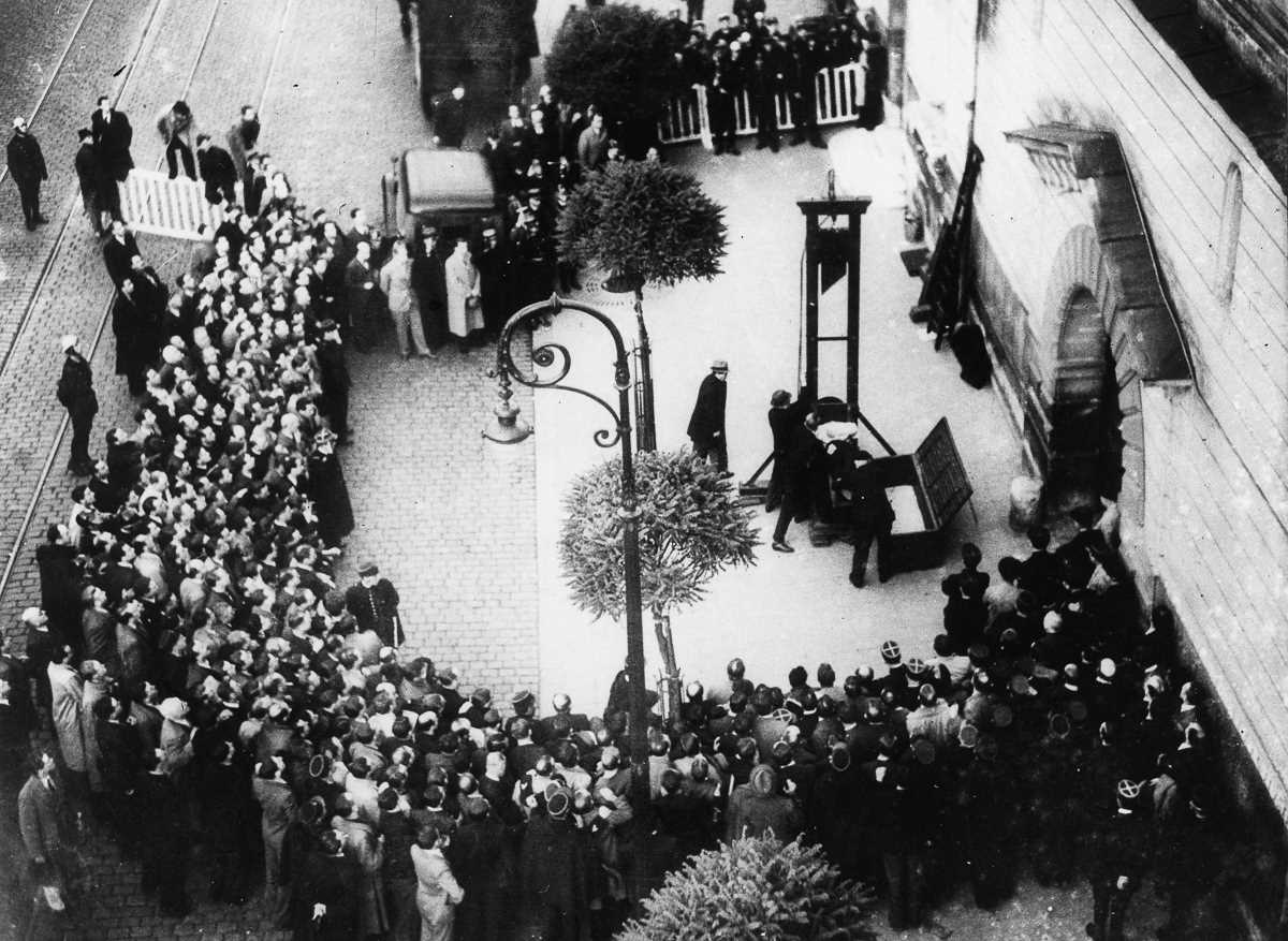 История последнего публичного гильотинирования во Франции История последнего публичного гильотинирования во Франции