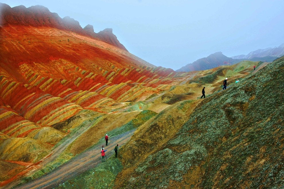 Ландшафт Дэнксия – цветные горы Китая (17 фото)