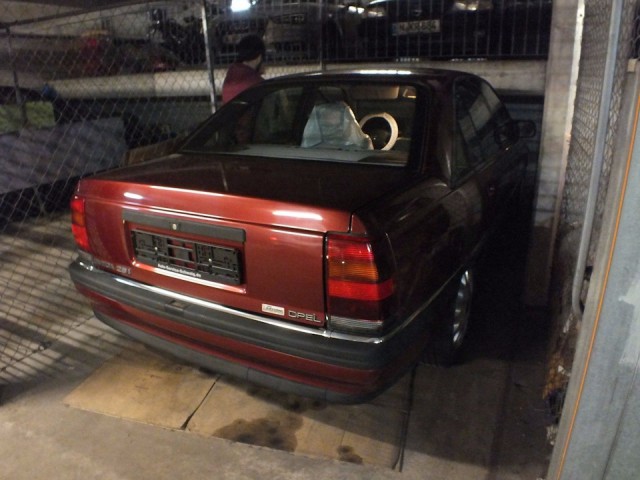 Opel Omega 1992 года с пробегом 705 км выставили на продажу