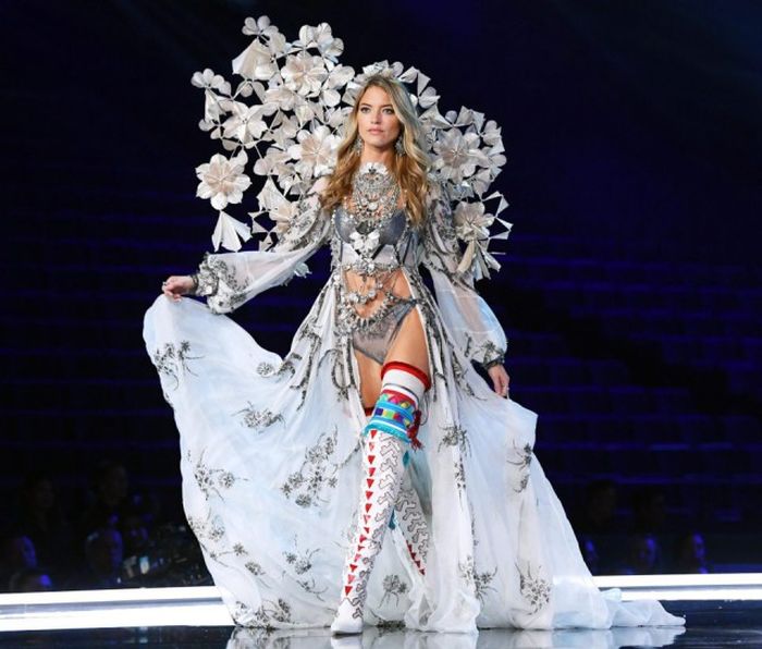 Модный показ Victoria's Secret в Шанхае