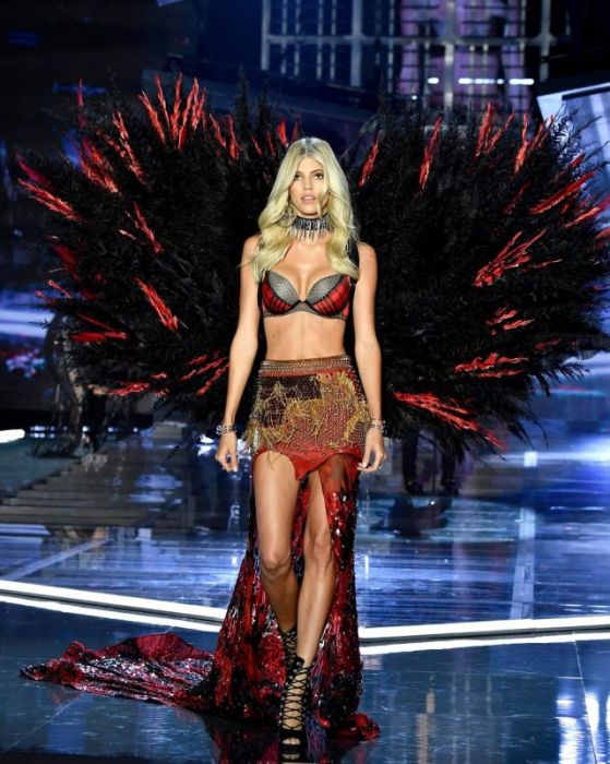 Модный показ Victoria's Secret в Шанхае