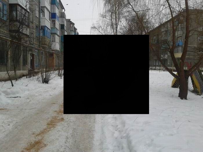 Он мешал людям проехать