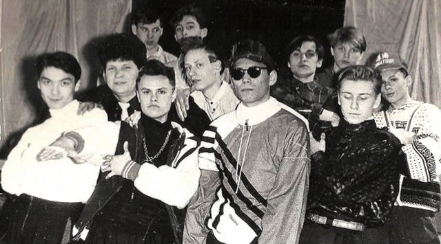 Как мы одевались в 90-ые (31 фото) Как мы одевались в 90-ые (31 фото)