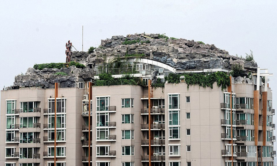 Незаконное строительство по-китайски: горная вилла на 26 этаже