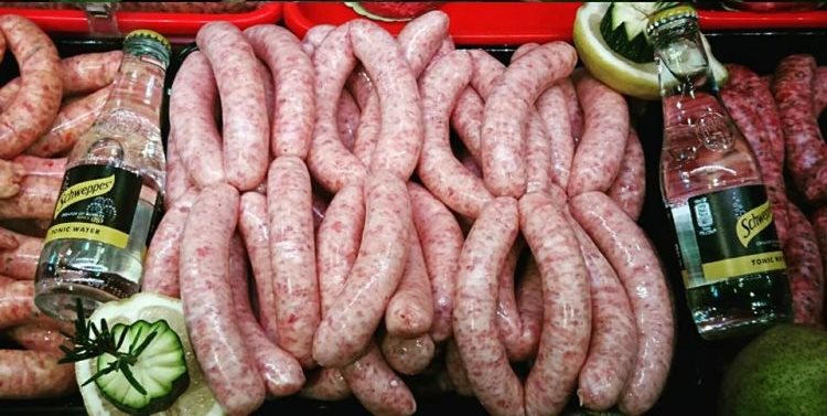 Ирландский магазин продает сосиски, фаршированные водкой Ирландский магазин продает сосиски, фаршированные водкой
