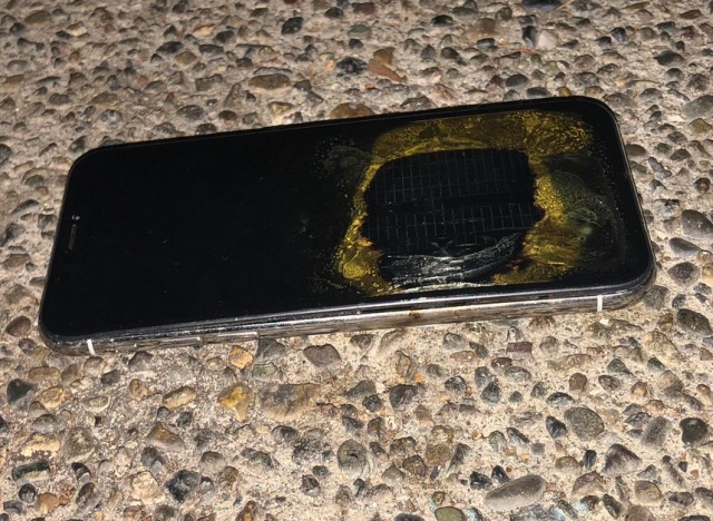 iPhone X загорелся во время обновления до iOS 12.1