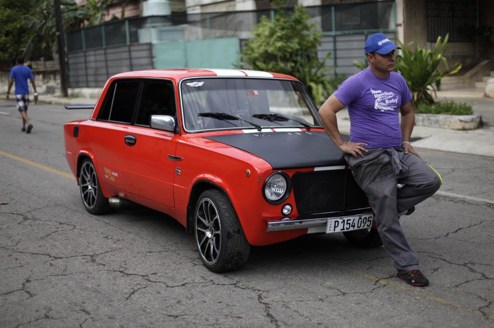 Поставщик запчастей к русским автомобилям из Майами в Гавану